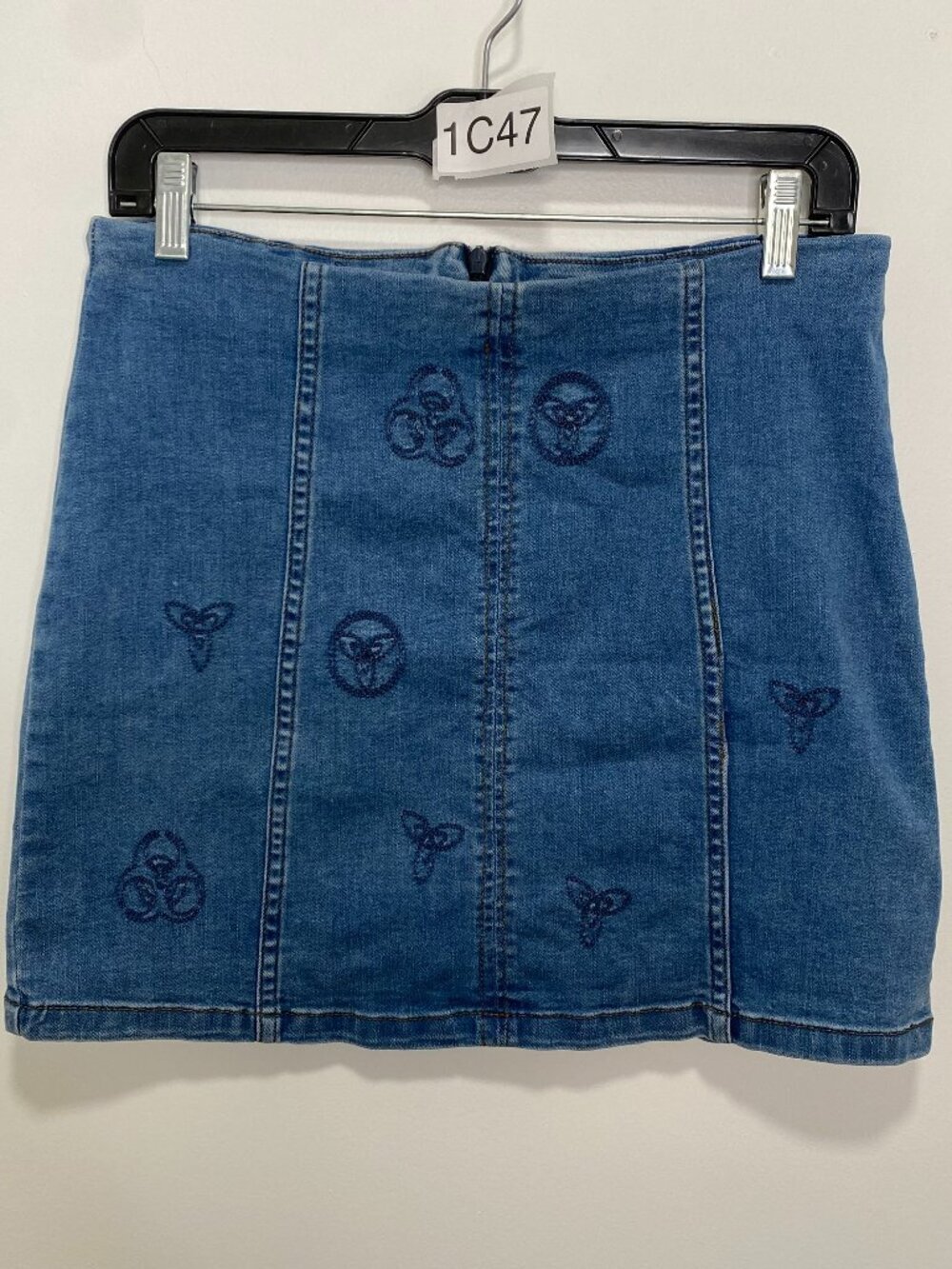 NWT Cider Embroidered Denim Stretch Mini Skirt Size Large Blue Floral Festival